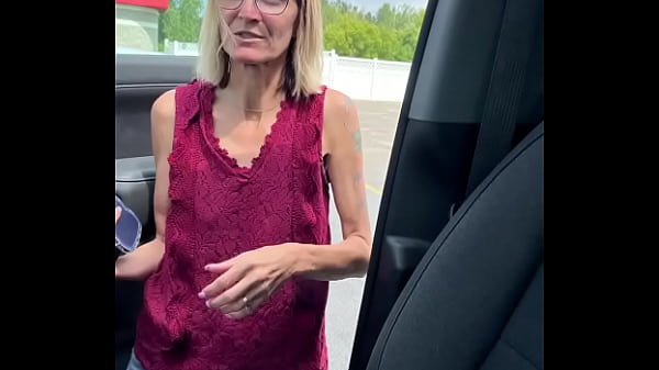 Amateur skinny granny getting a pov quickie creampie